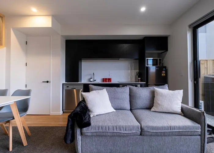 Luxury 2 Bed Townhome In Cbd