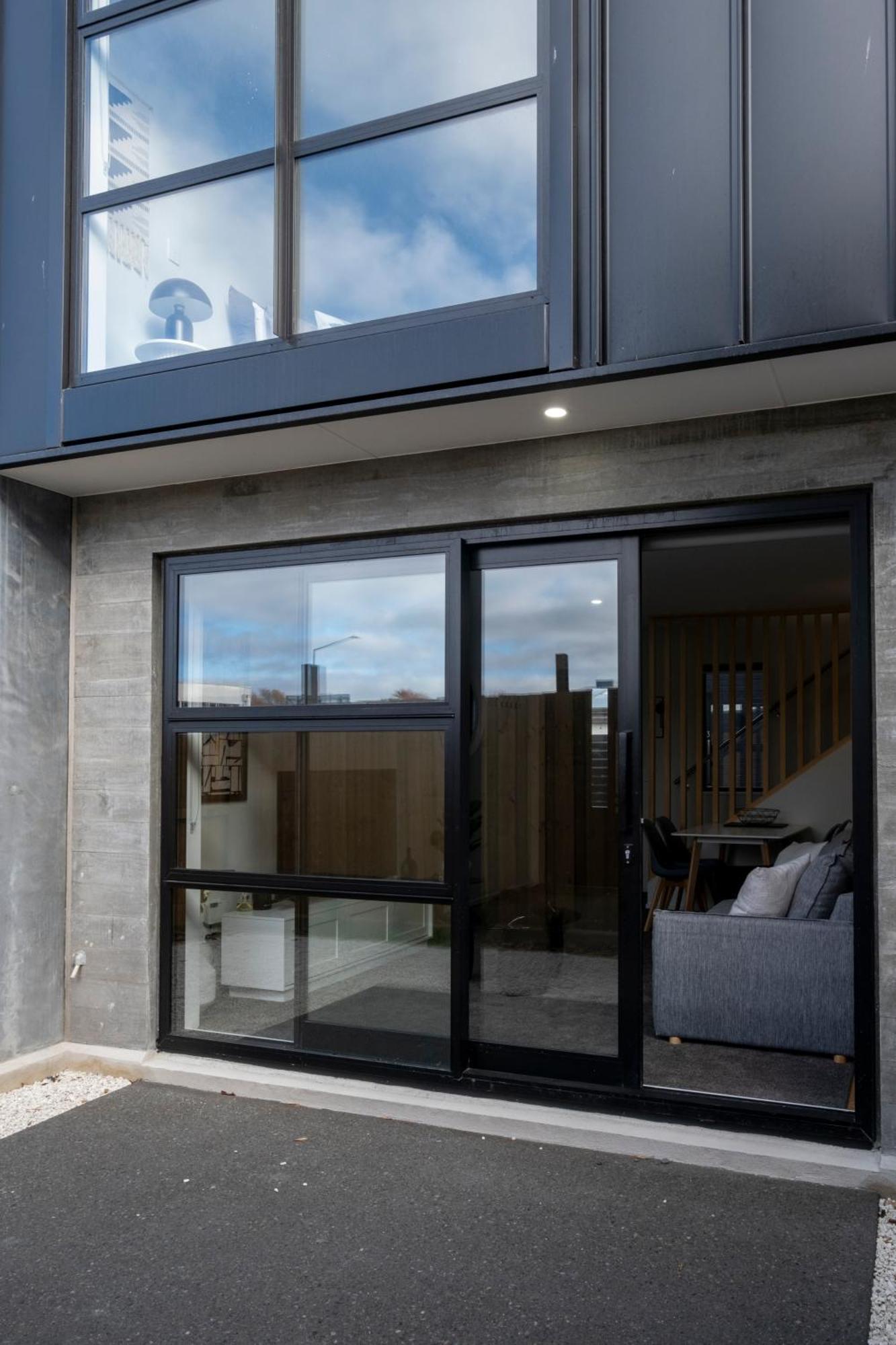 Luxury 2 Bed Townhome In Cbd Christchurch