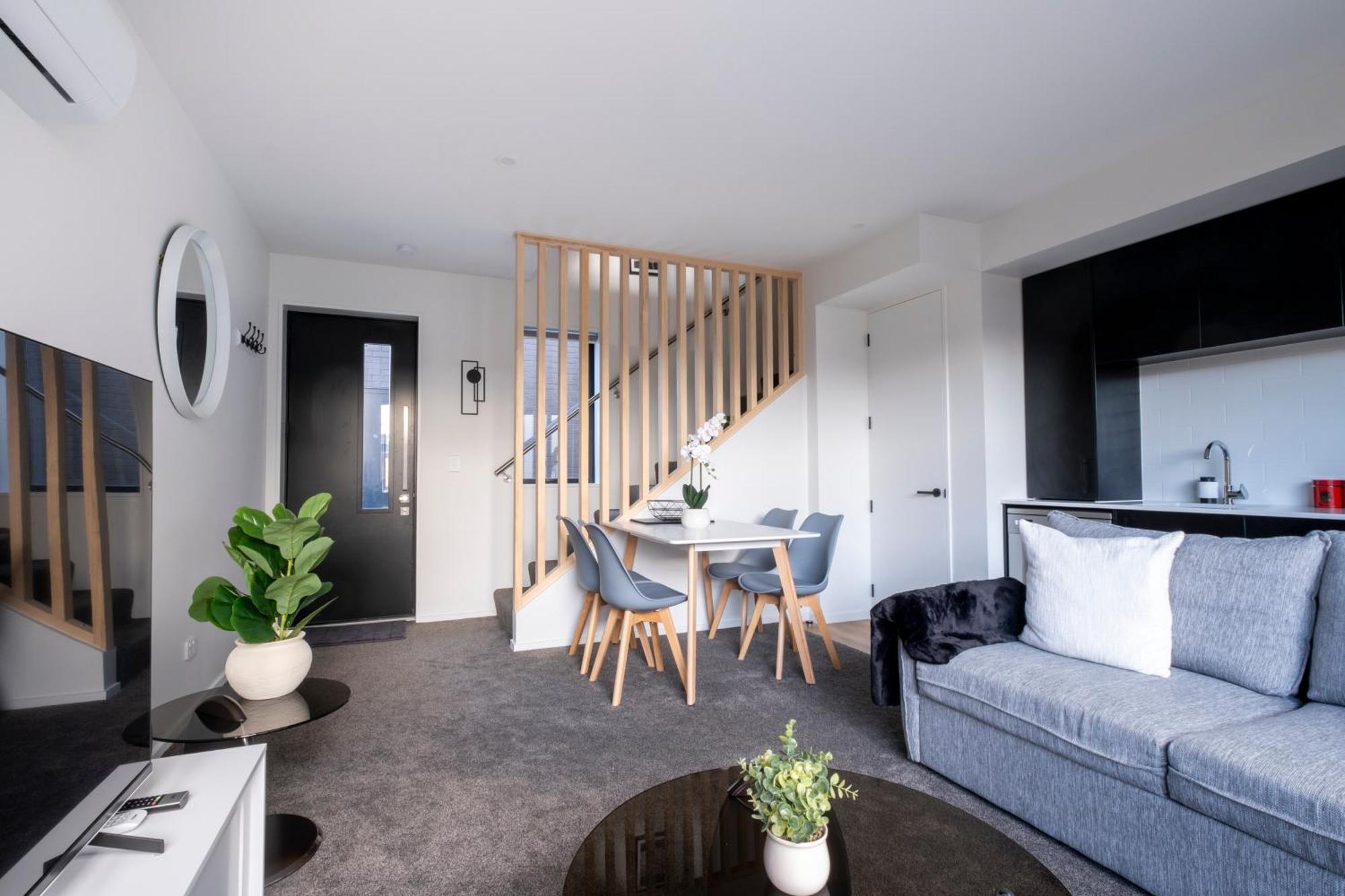 Luxury 2 Bed Townhome In Cbd * Christchurch