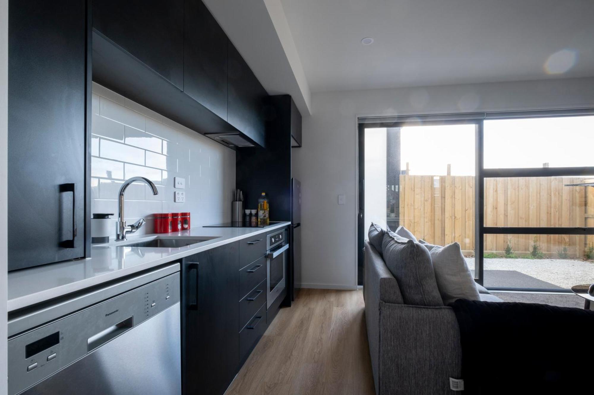 Luxury 2 Bed Townhome In Cbd