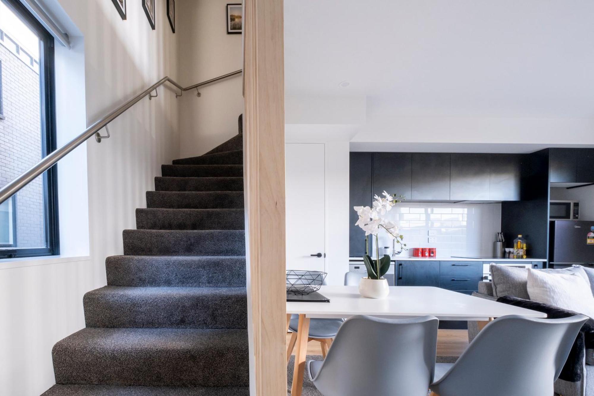 Apartment Luxury 2 Bed Townhome In Cbd *
